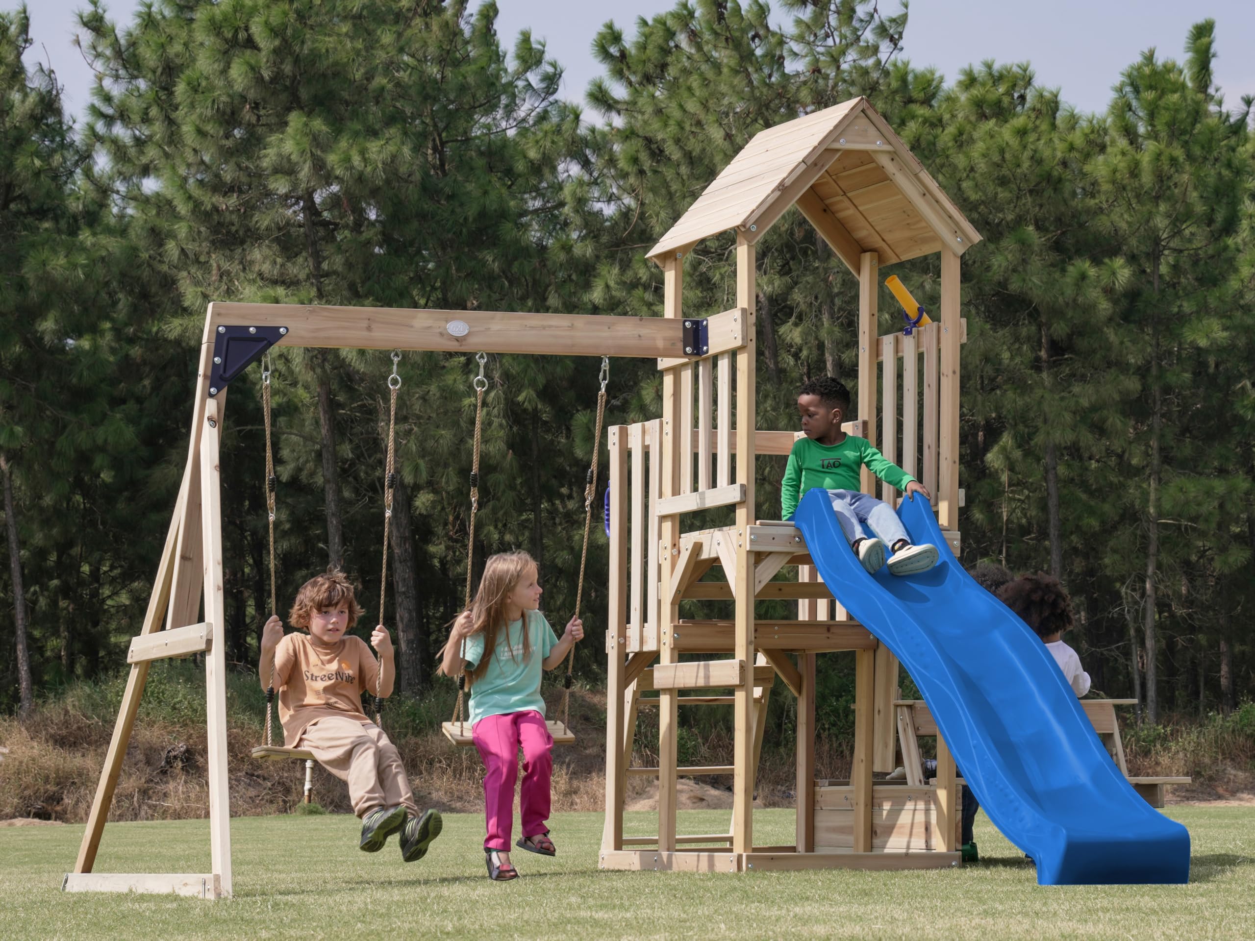 axi-mette-spielturm-holz-blau-mit-picknicktisch-rutsche image 3