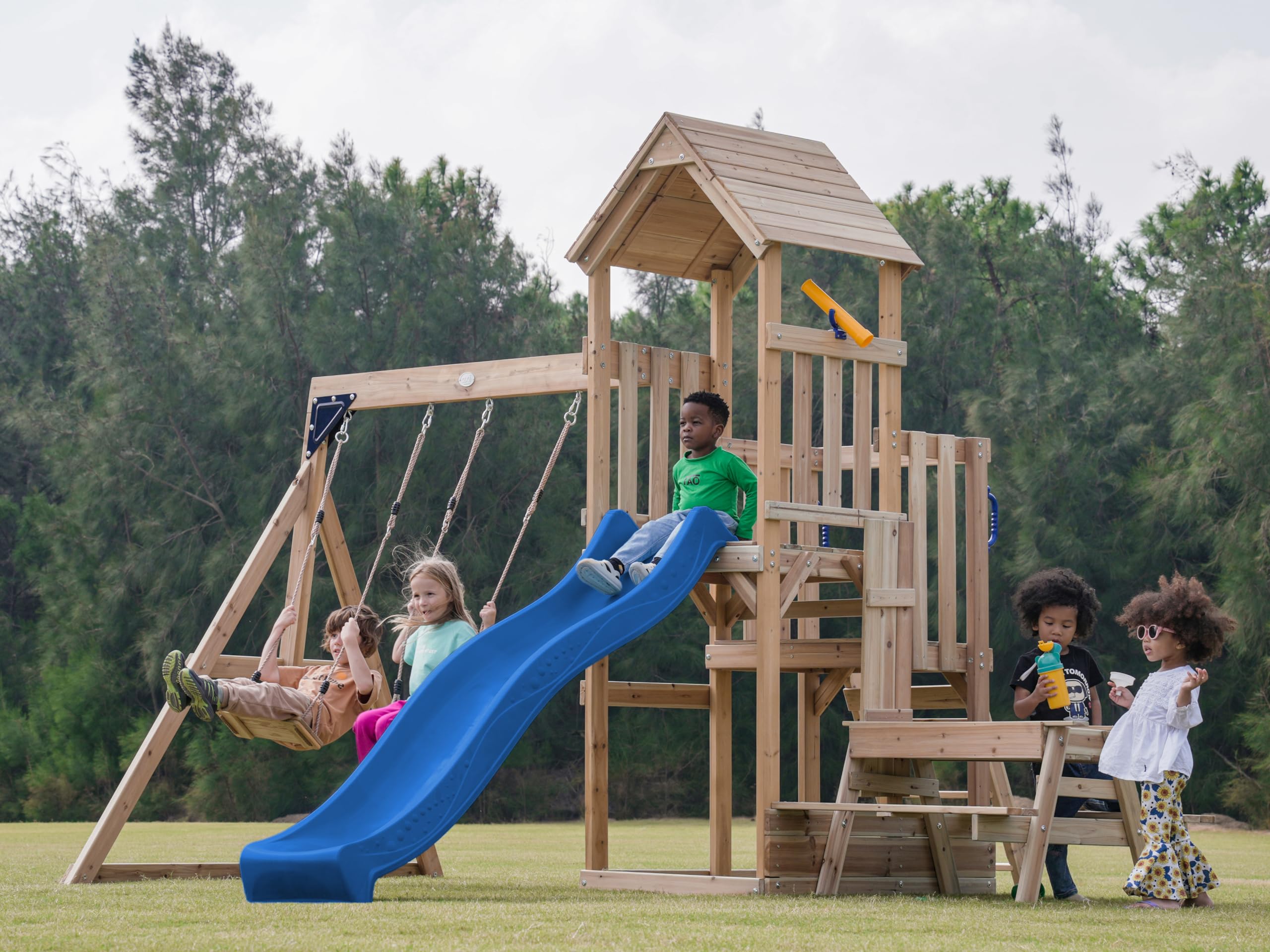 axi-mette-spielturm-holz-blau-mit-picknicktisch-rutsche image 4