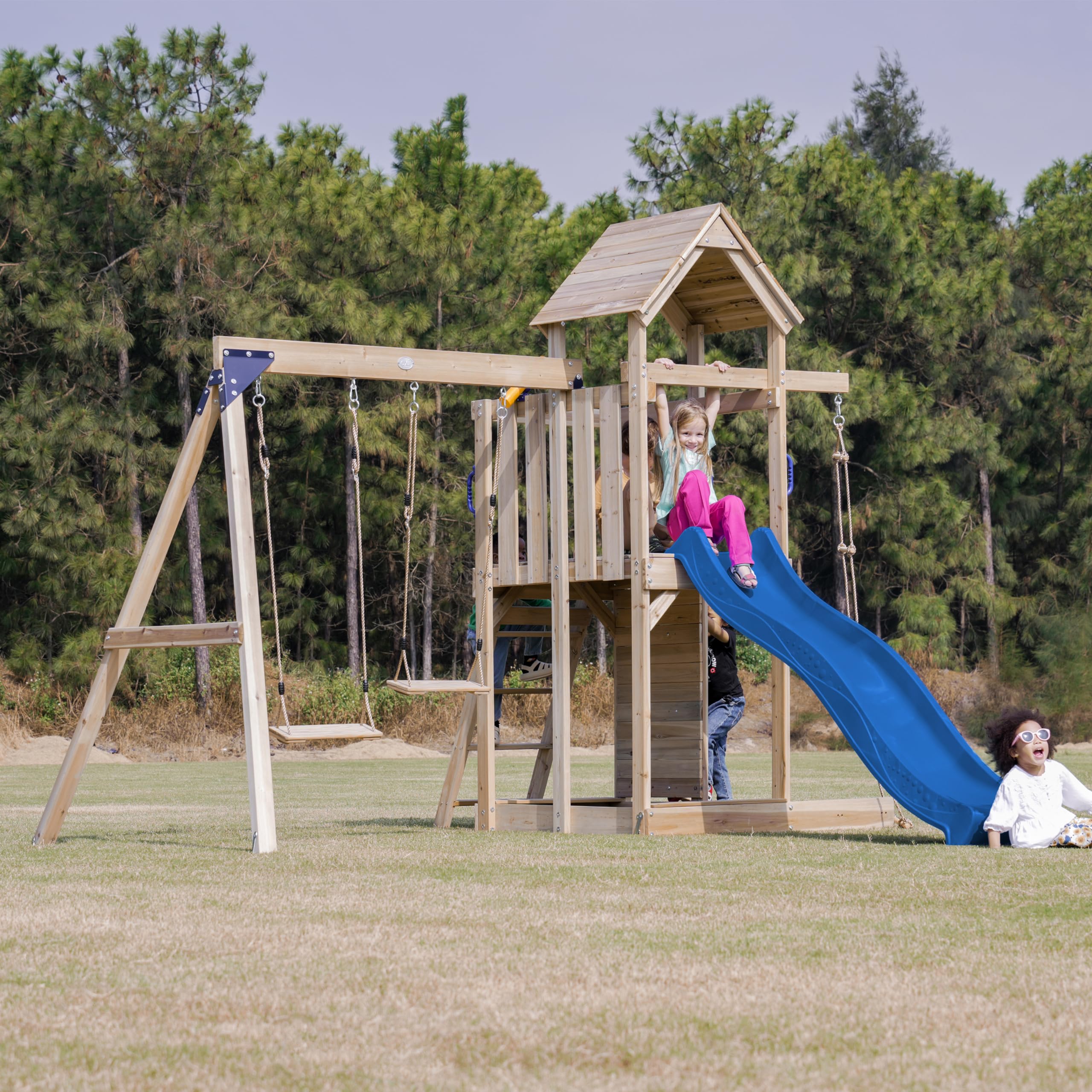 axi-moos-spielturm-holz-blaue-rutsche-doppelschaukel-sandkasten image 4